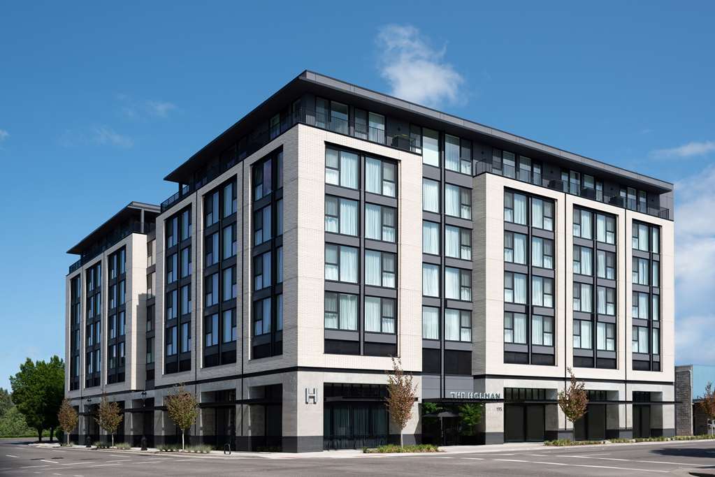Holman Riverfront Park Hotel (Tapestry Collection by Hilton)