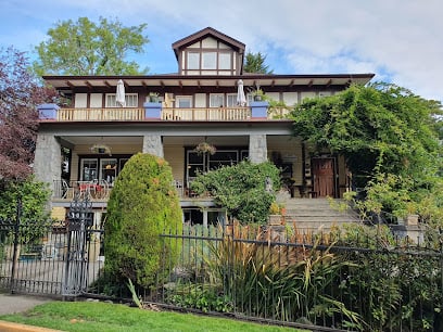 Abbeymoore Manor Hotels in Victoria – GayOut Guide
