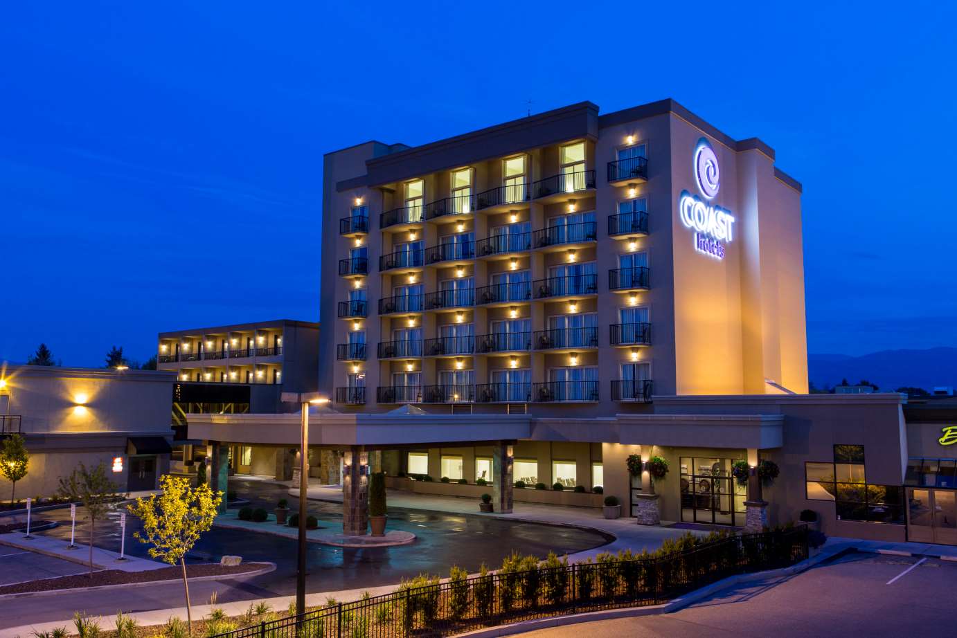 Hôtel Coast Capri Hotels in Kelowna – GayOut Guide