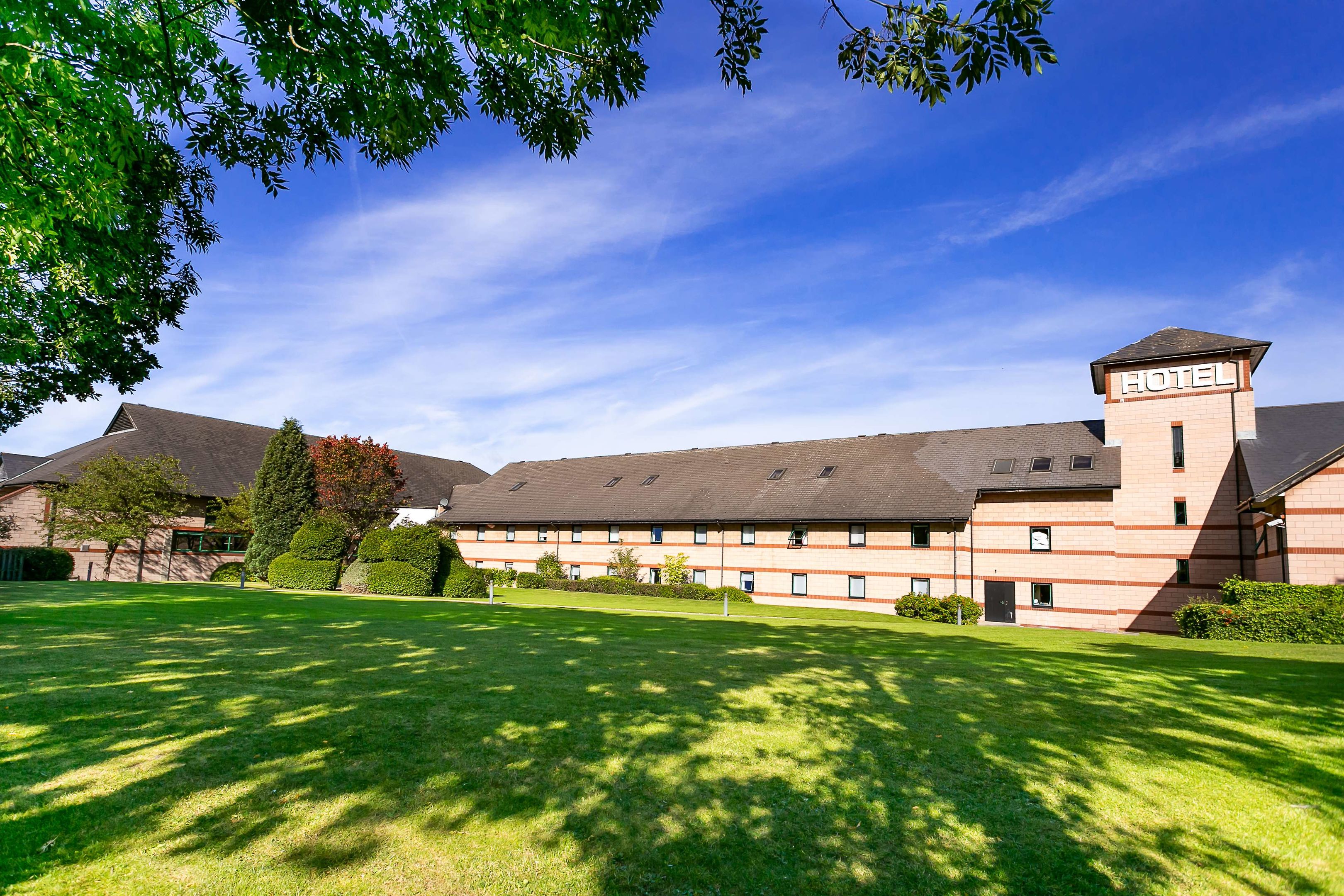 Cedar Court Hotel Wakefield Hotels in Calder Grove – GayOut Guide