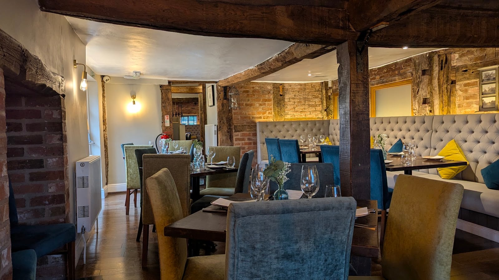The Falcon Inn Hotels in Hatton – GayOut Guide