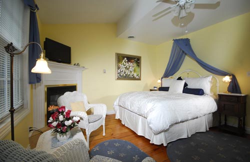 Copper Lane Bed and Breakfast Hotels in Niagara-on-the-Lake – GayOut Guide