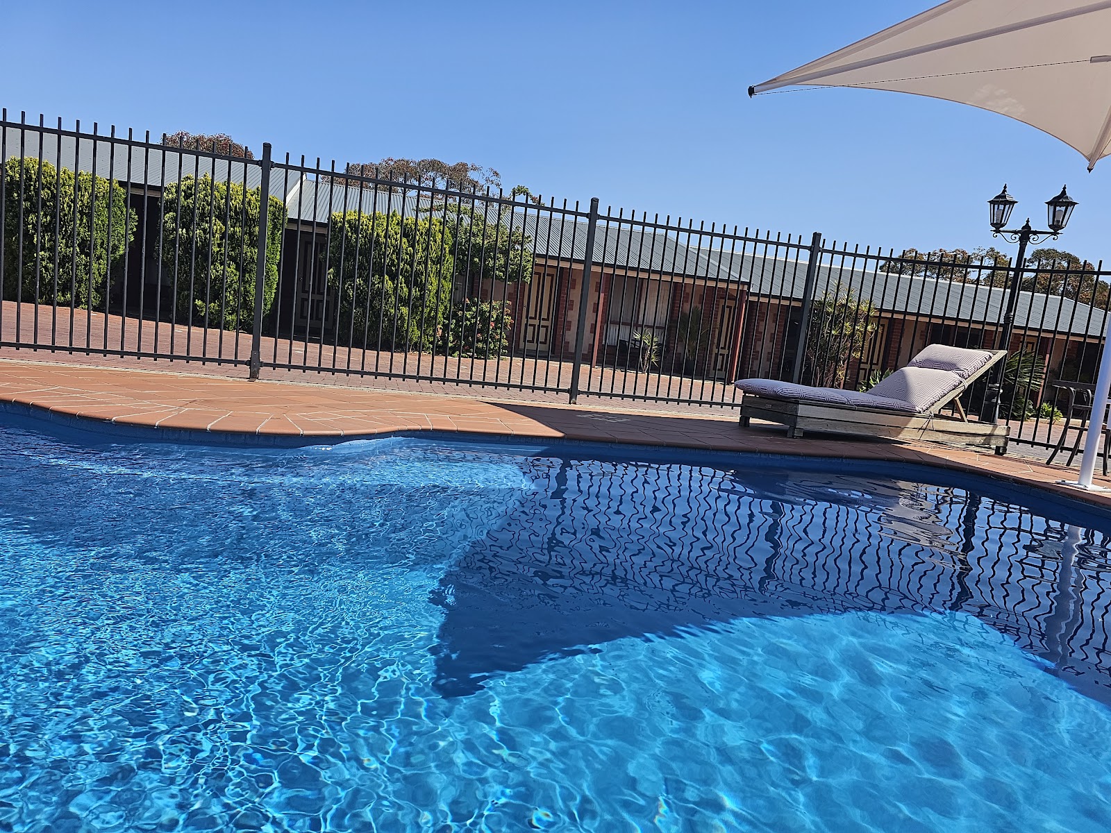 Gateway Motor Inn Hotels in Broken Hill – GayOut Guide