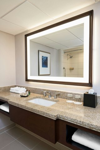 Sheraton Memphis Downtown Hotel Hotels in Memphis – GayOut Guide