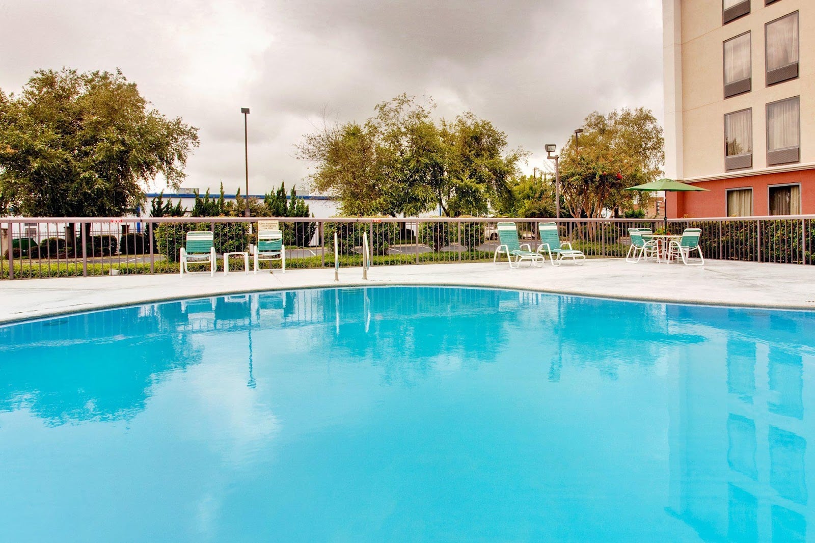 Holiday Inn Express Memphis Medical Center - Midtown Hotels in Memphis – GayOut Guide