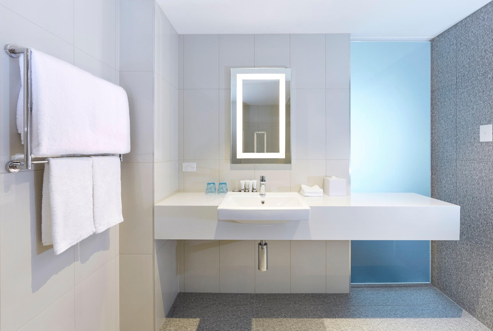 Holiday Inn Express Hotels in Brisbane – GayOut Guide