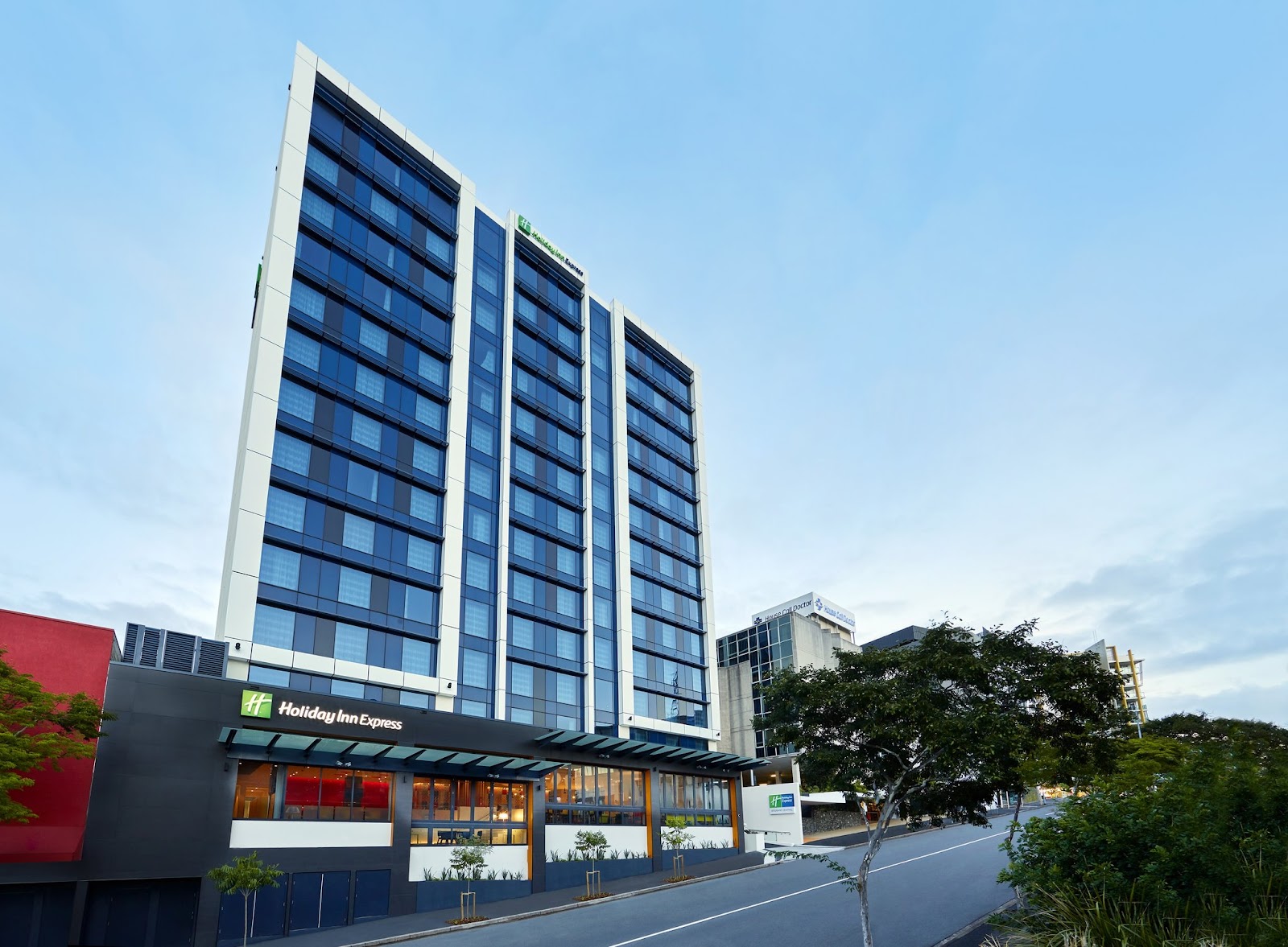 Holiday Inn Express Hotels in Brisbane – GayOut Guide