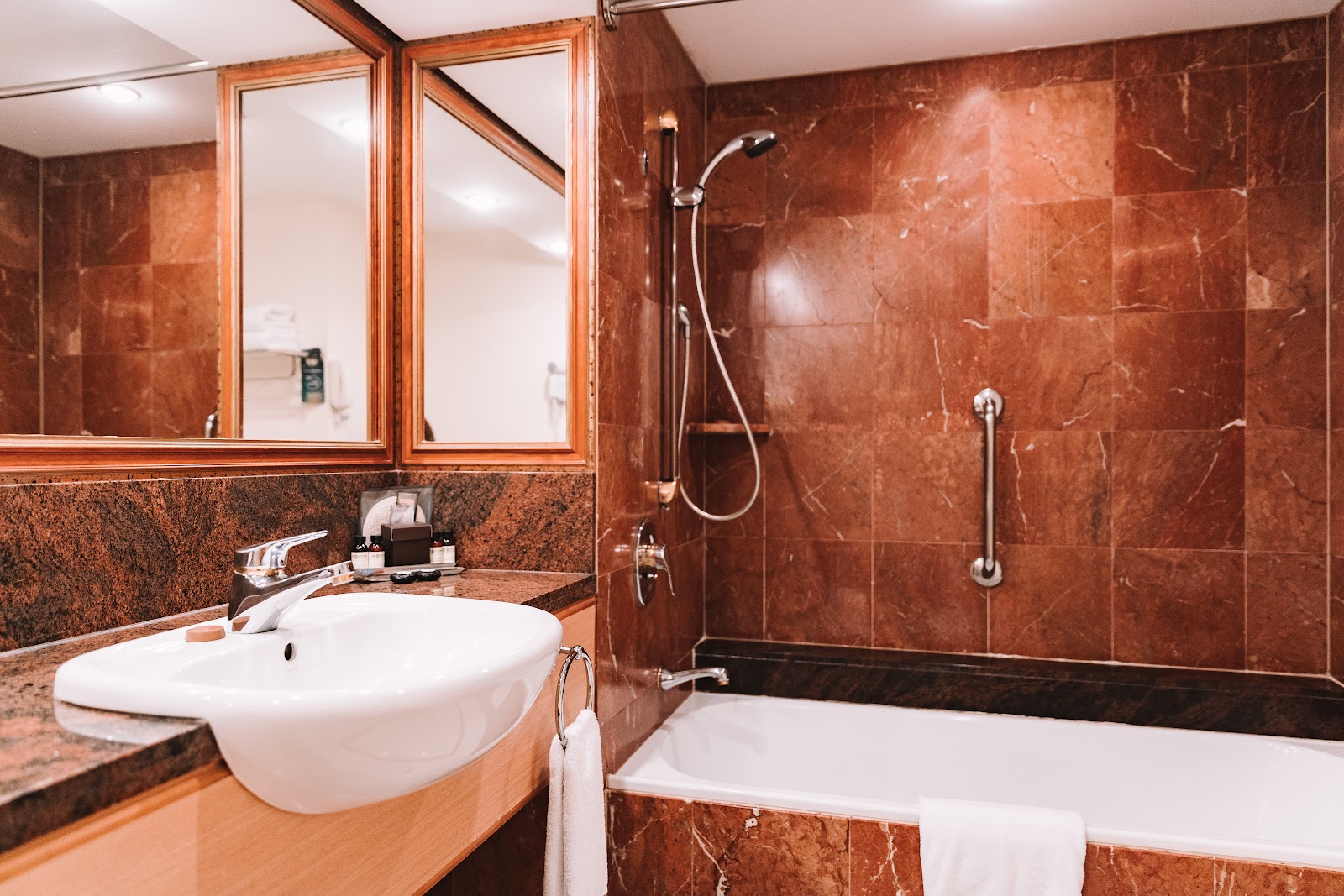 Pullman Cairns International Hotels in Cairns City – GayOut Guide