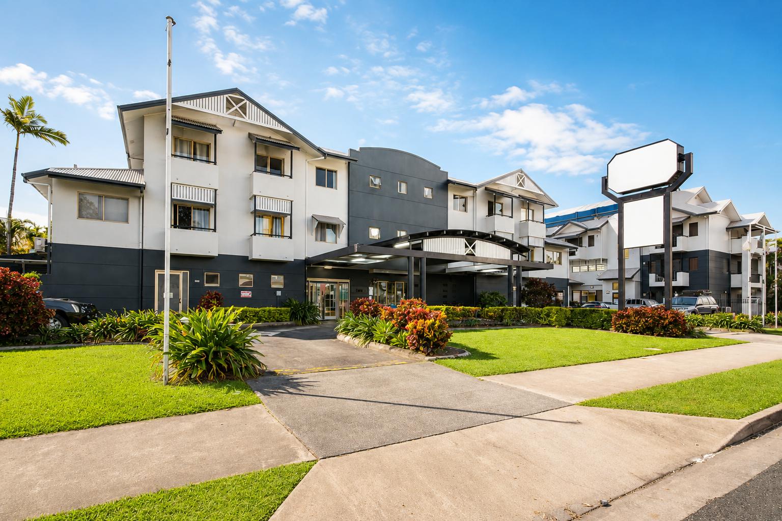 Queens Hotels in Cairns North – GayOut Guide