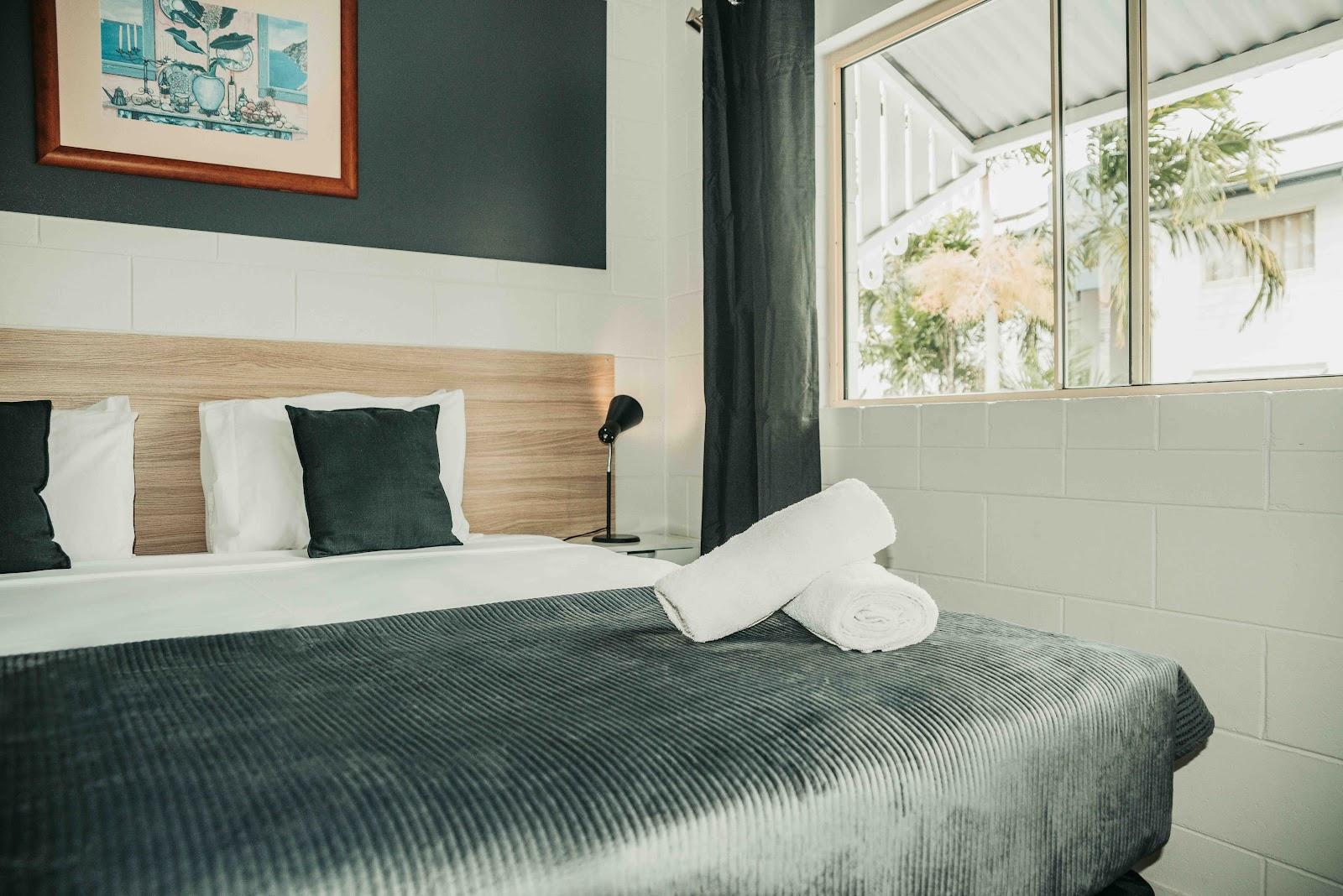 Queens Hotels in Cairns North – GayOut Guide