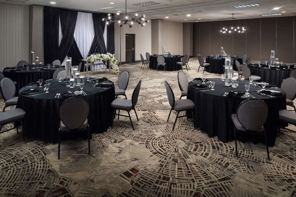فندق Embassy Suites Hotels in Sanford – GayOut Guide