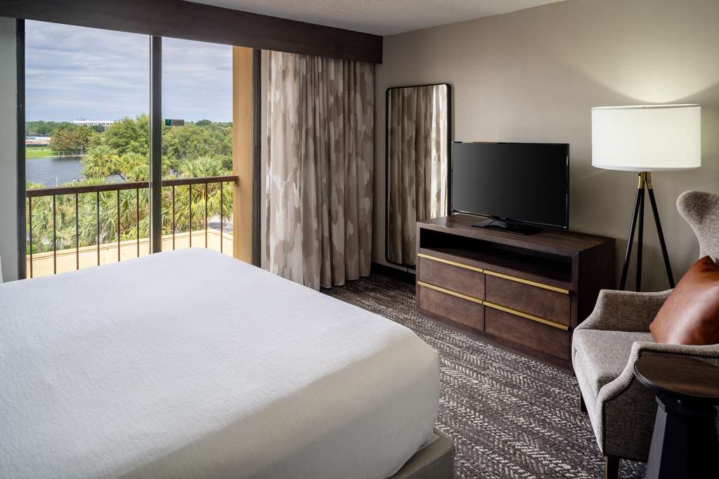 فندق Embassy Suites Hotels in Sanford – GayOut Guide