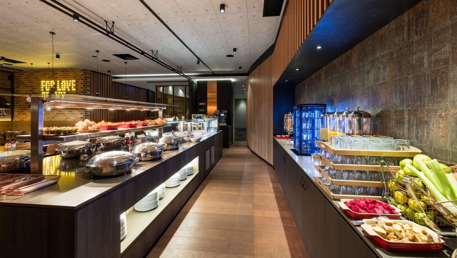Holiday Inn Perth City Centre Hotels in Perth – GayOut Guide