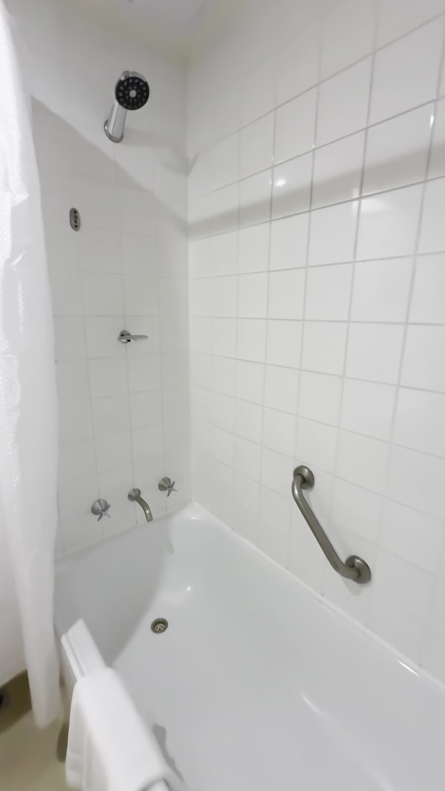 Crowne Plaza Canberra Hotels in Canberra – GayOut Guide
