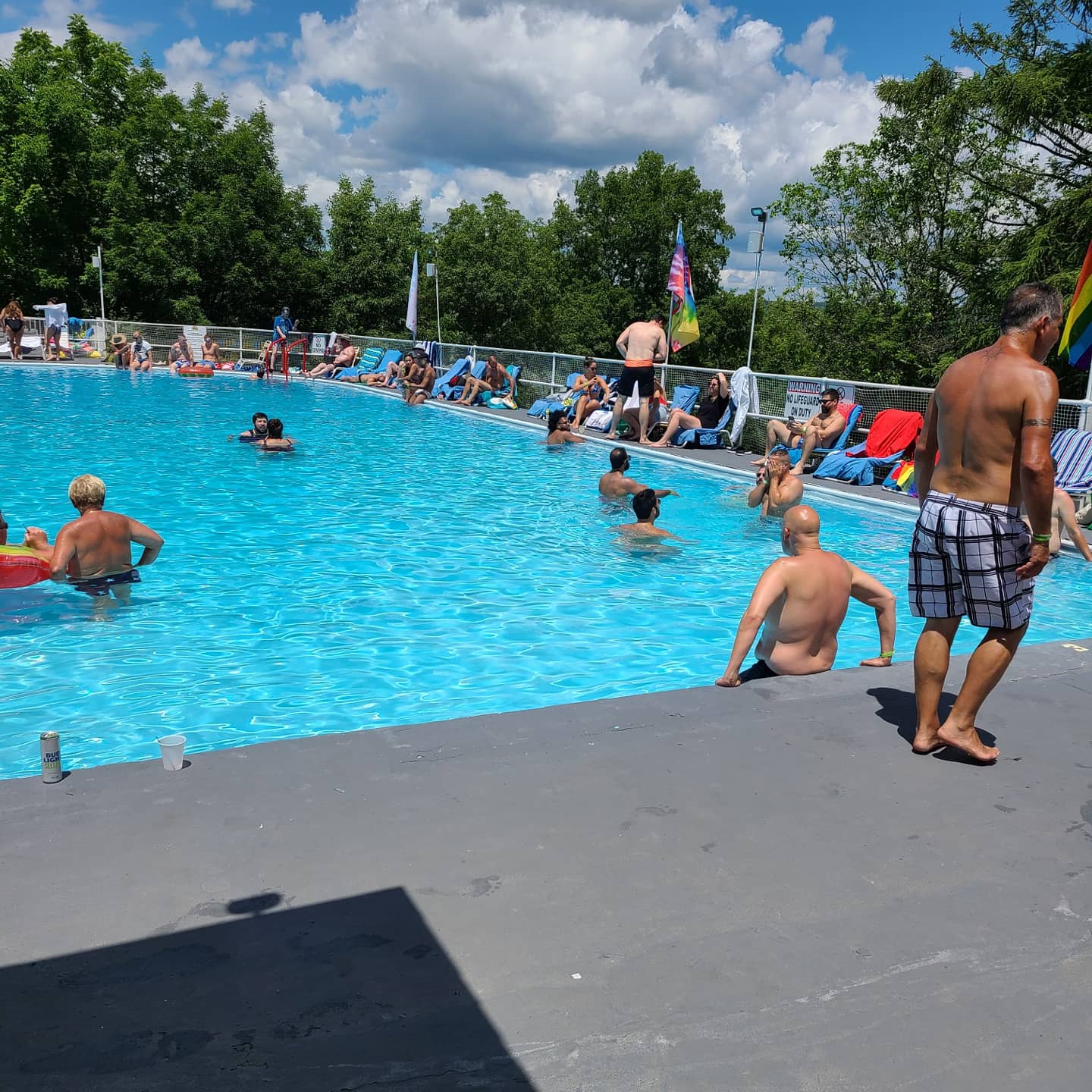 Resort Rainbow Mountain Hotels in East Stroudsburg – GayOut Guide