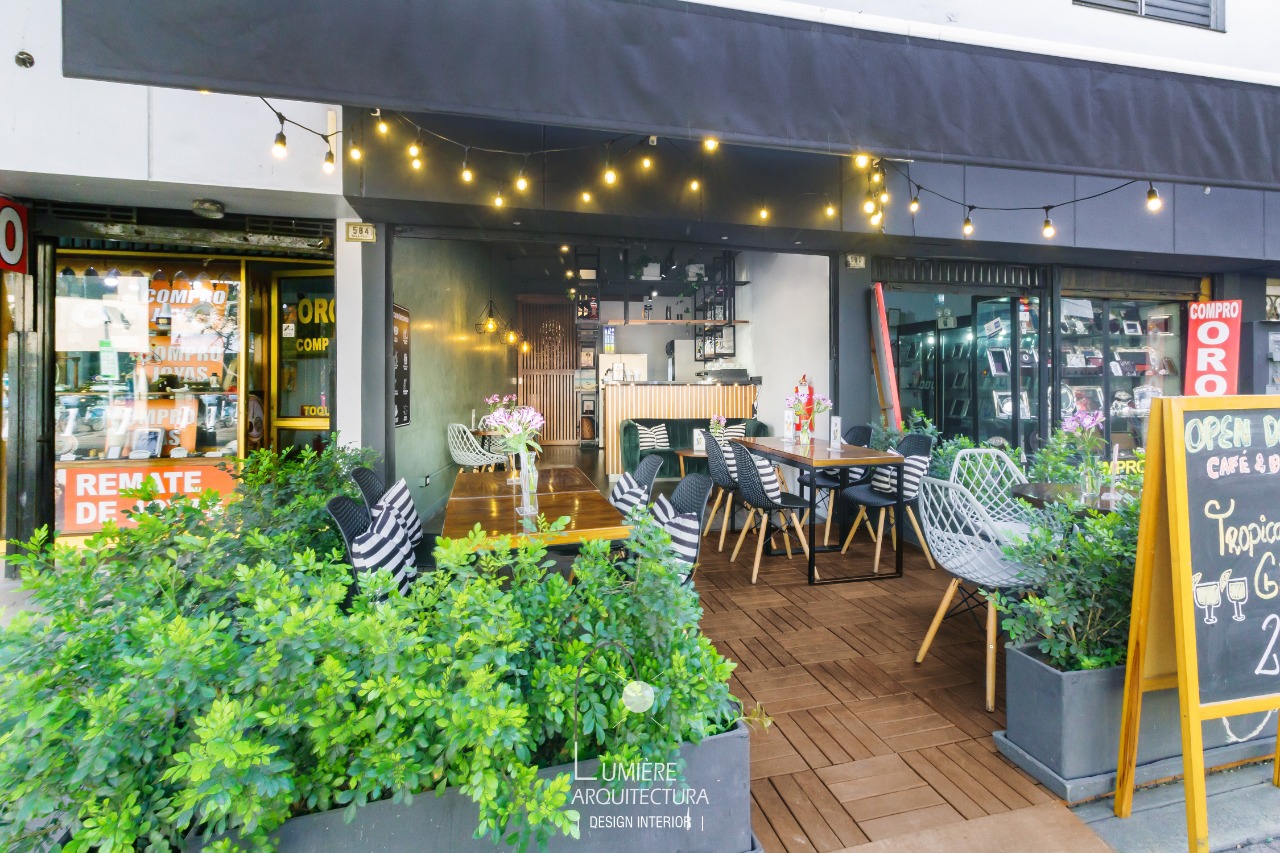 Open Deck Cruise Cafe
