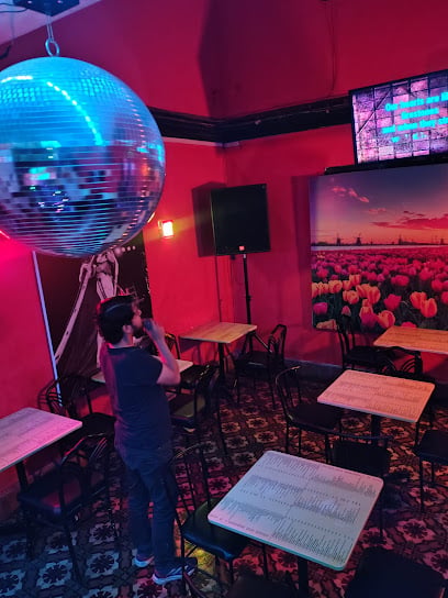 Andel Karaoke bar Bars & Clubs in Lince – GayOut Guide