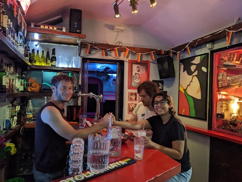 Pub Video
