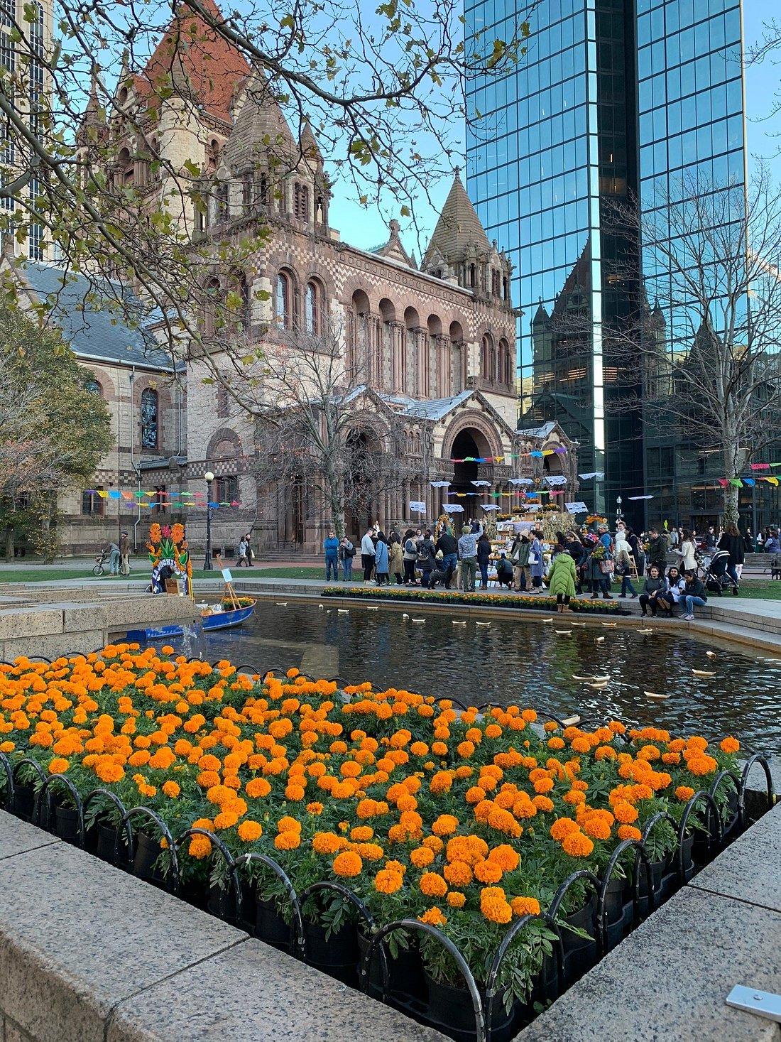 Wherever Bars & Clubs in Boston – GayOut Guide