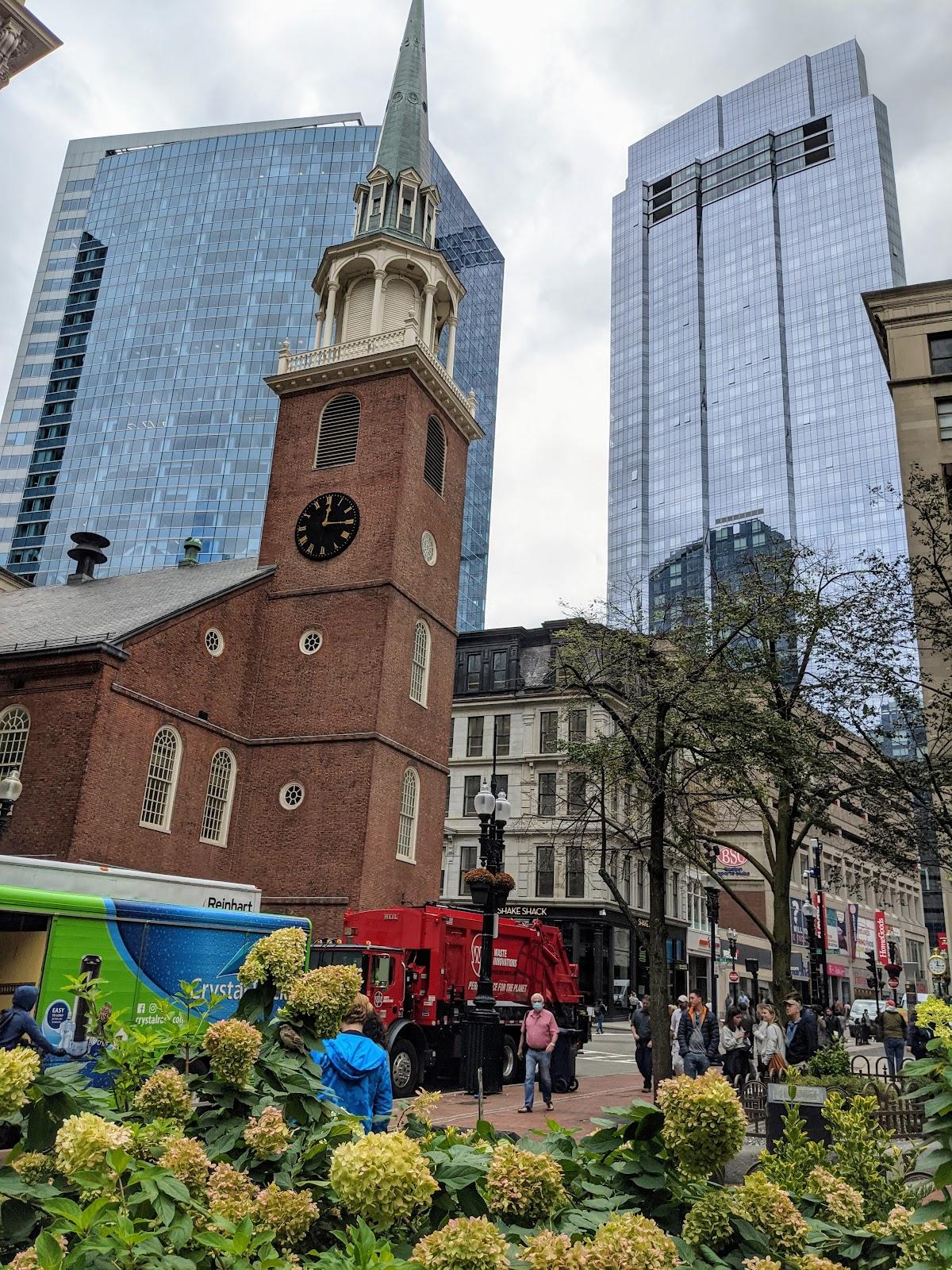 Wherever Bars & Clubs in Boston – GayOut Guide