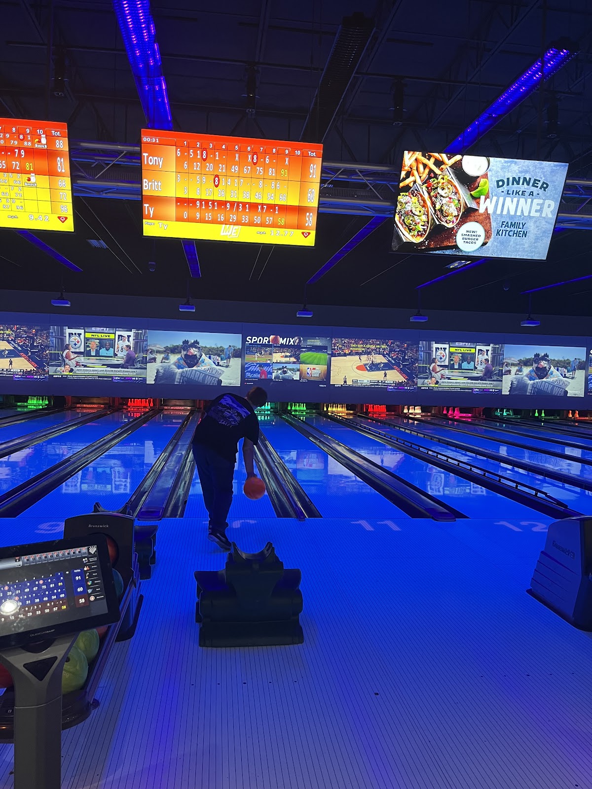 Main Event Bars & Clubs in Cincinnati – GayOut Guide