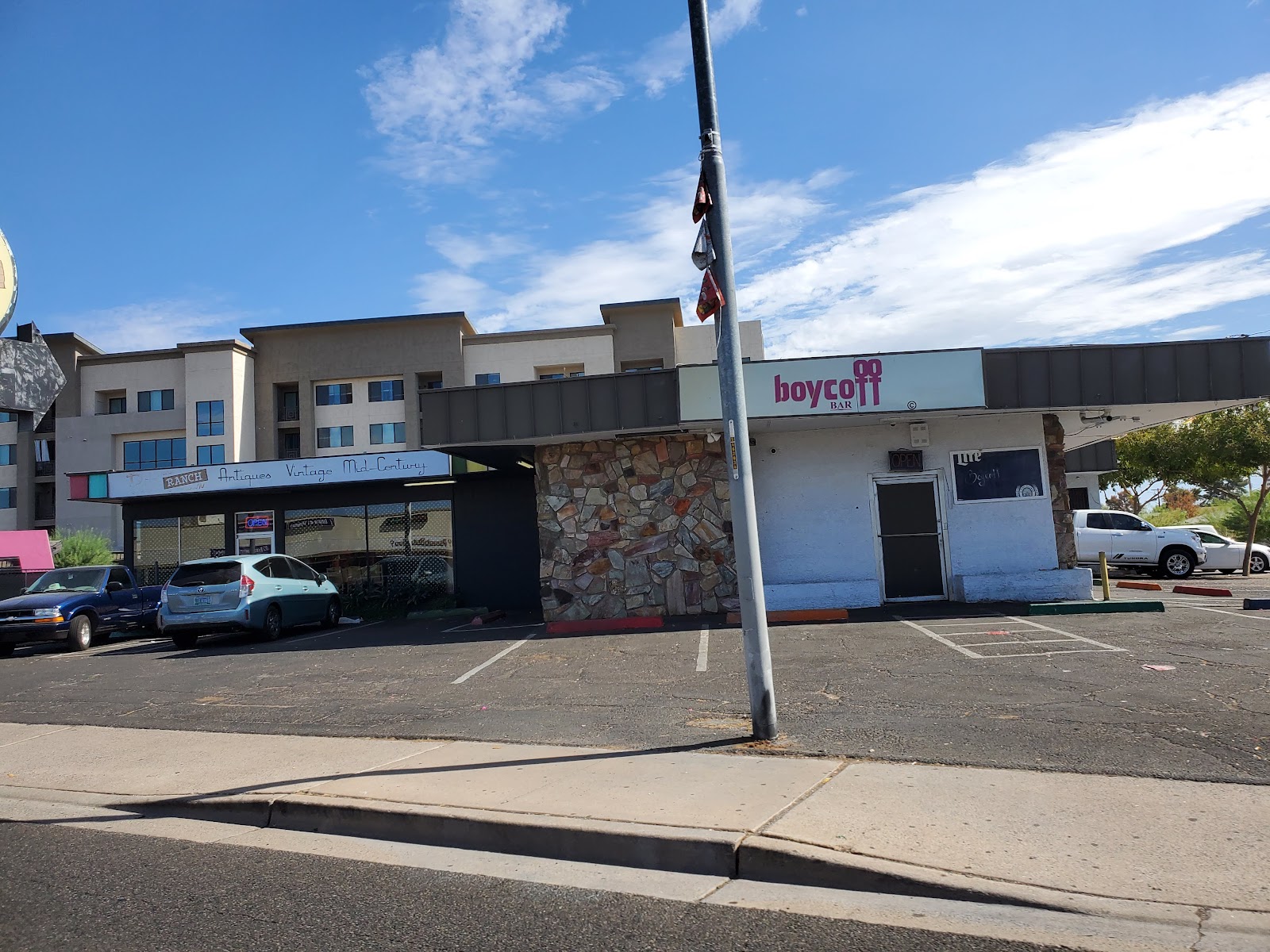 Boycott Bar Bars & Clubs in Phoenix – GayOut Guide