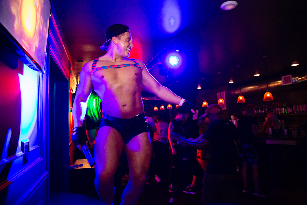 Woodys KC Bars & Clubs in Kansas City – GayOut Guide
