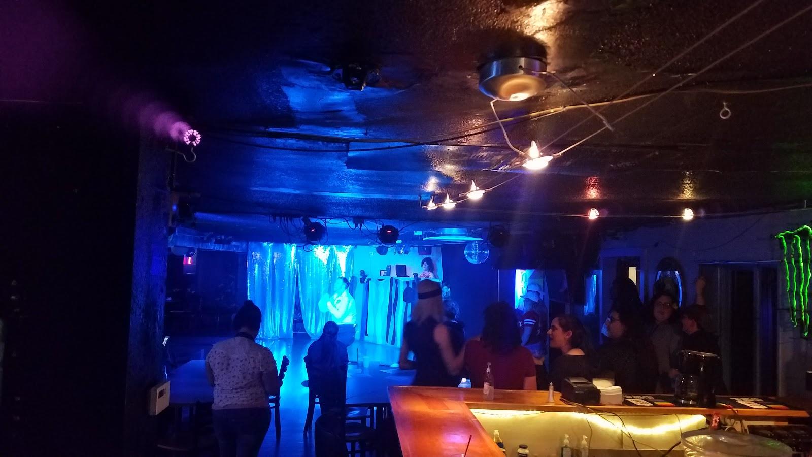 Club Boomerang Bars & Clubs in Wichita – GayOut Guide