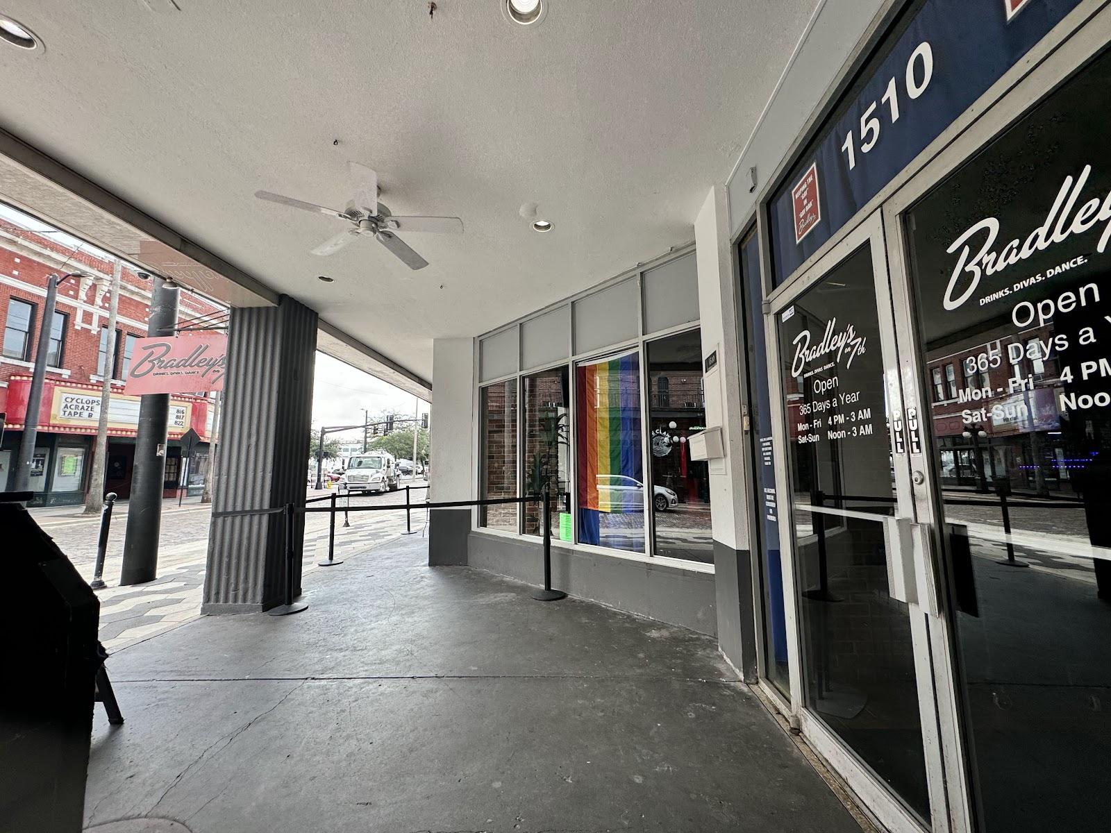 Bradleys on 7th Bars & Clubs in Tampa – GayOut Guide