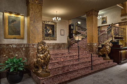 The Pfister Hotel Hotels in Milwaukee – GayOut Guide