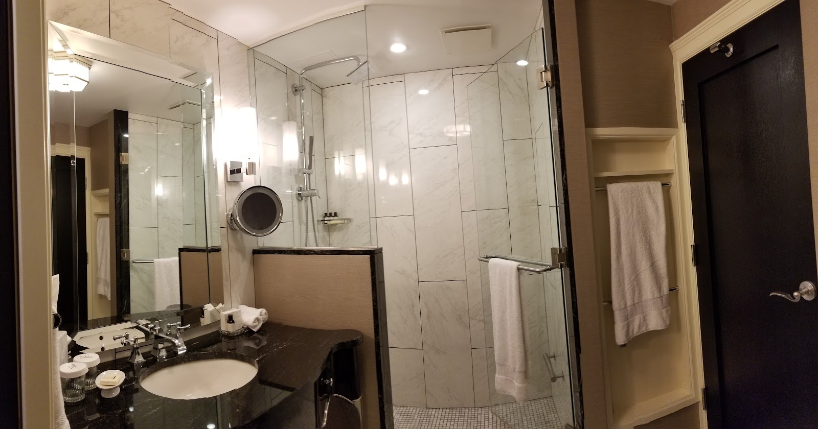 The Pfister Hotel Hotels in Milwaukee – GayOut Guide
