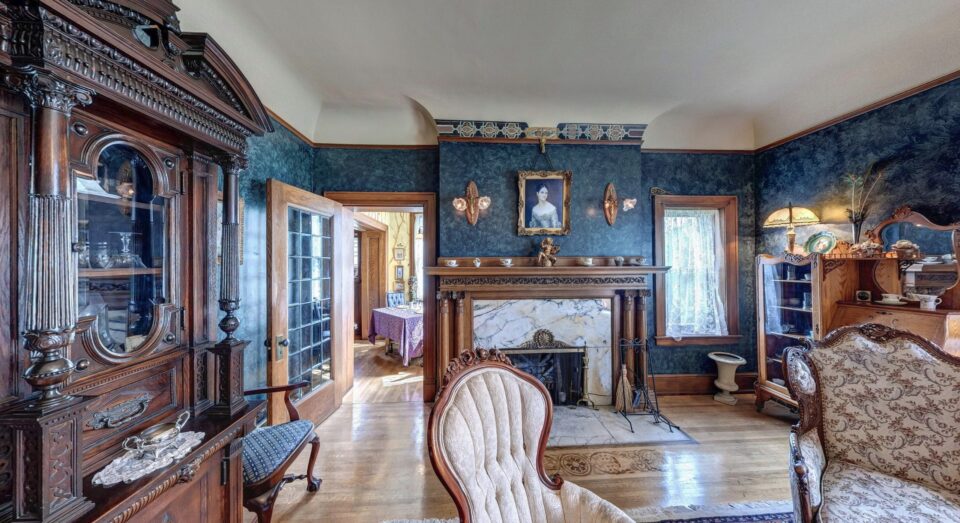 Brumder Mansion Bed & Breakfast Hotels in Milwaukee – GayOut Guide