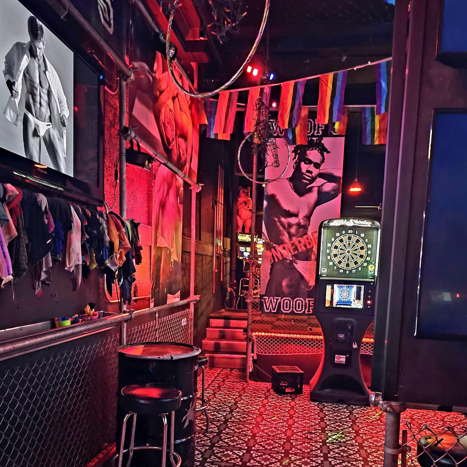 Woofs Bars & Clubs in Madison – GayOut Guide