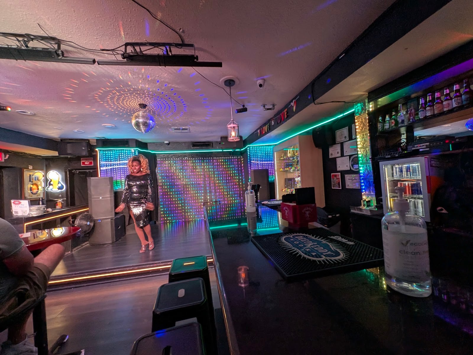 Barcode Bars & Clubs in Houston – GayOut Guide