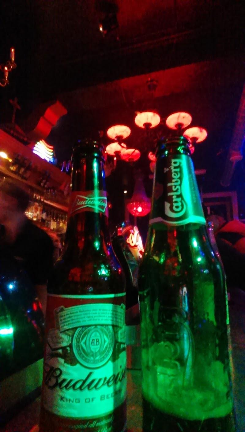 Rascals Bar & Grill Restaurants in Appleton – GayOut Guide