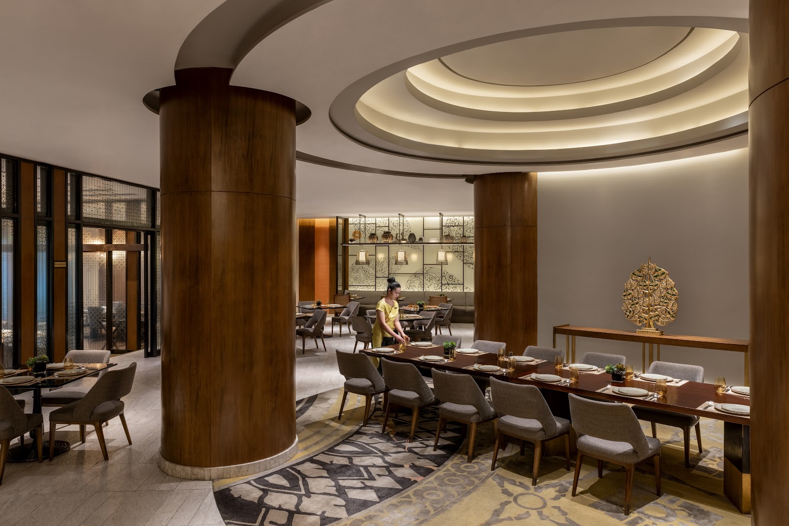Dusit Thani Manila Hotels in Manila – GayOut Guide