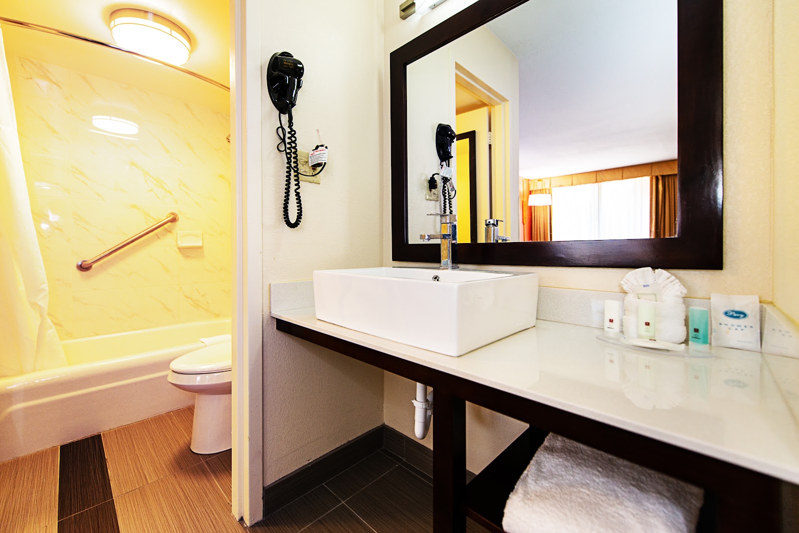 أجنحة New Hope Inn & Hotels in New Hope – GayOut Guide