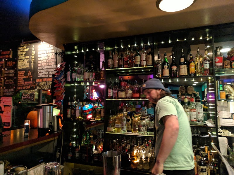 Lux Lounge Bars & Clubs in Rochester – GayOut Guide