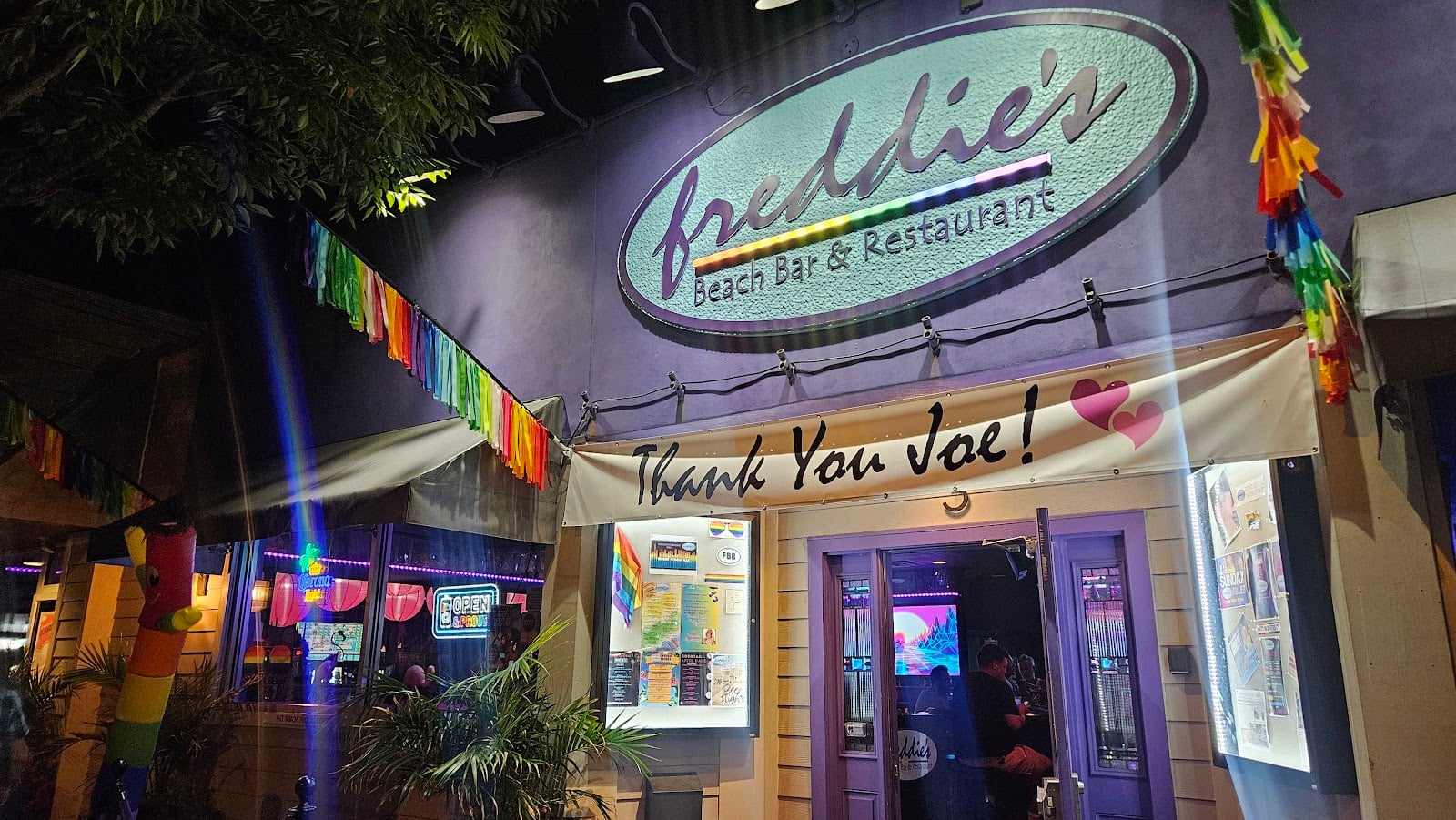 Freddies Beach Bar Bars & Clubs – GayOut Guide