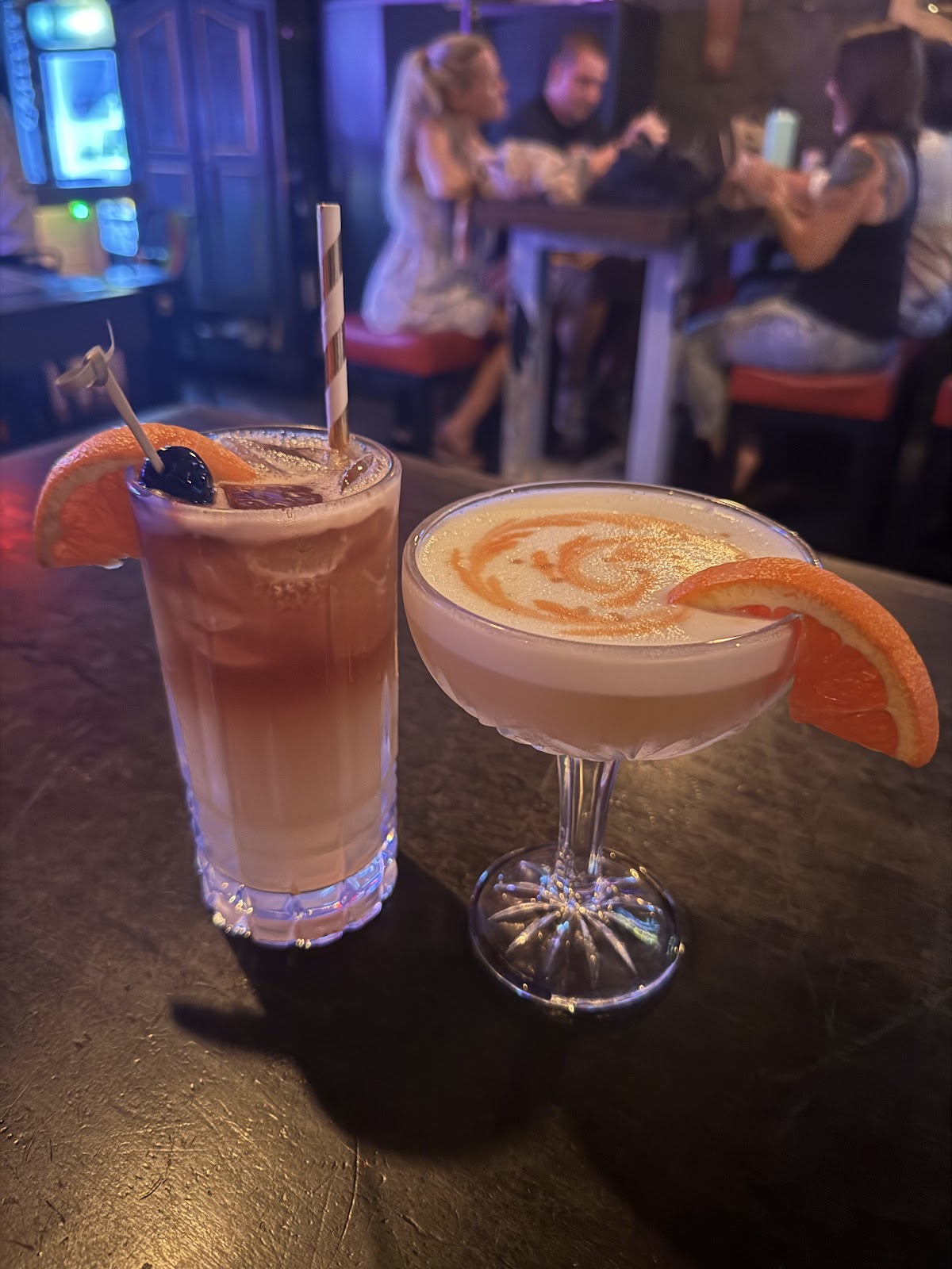 Vibe Bar Maui Bars & Clubs in Maui – GayOut Guide
