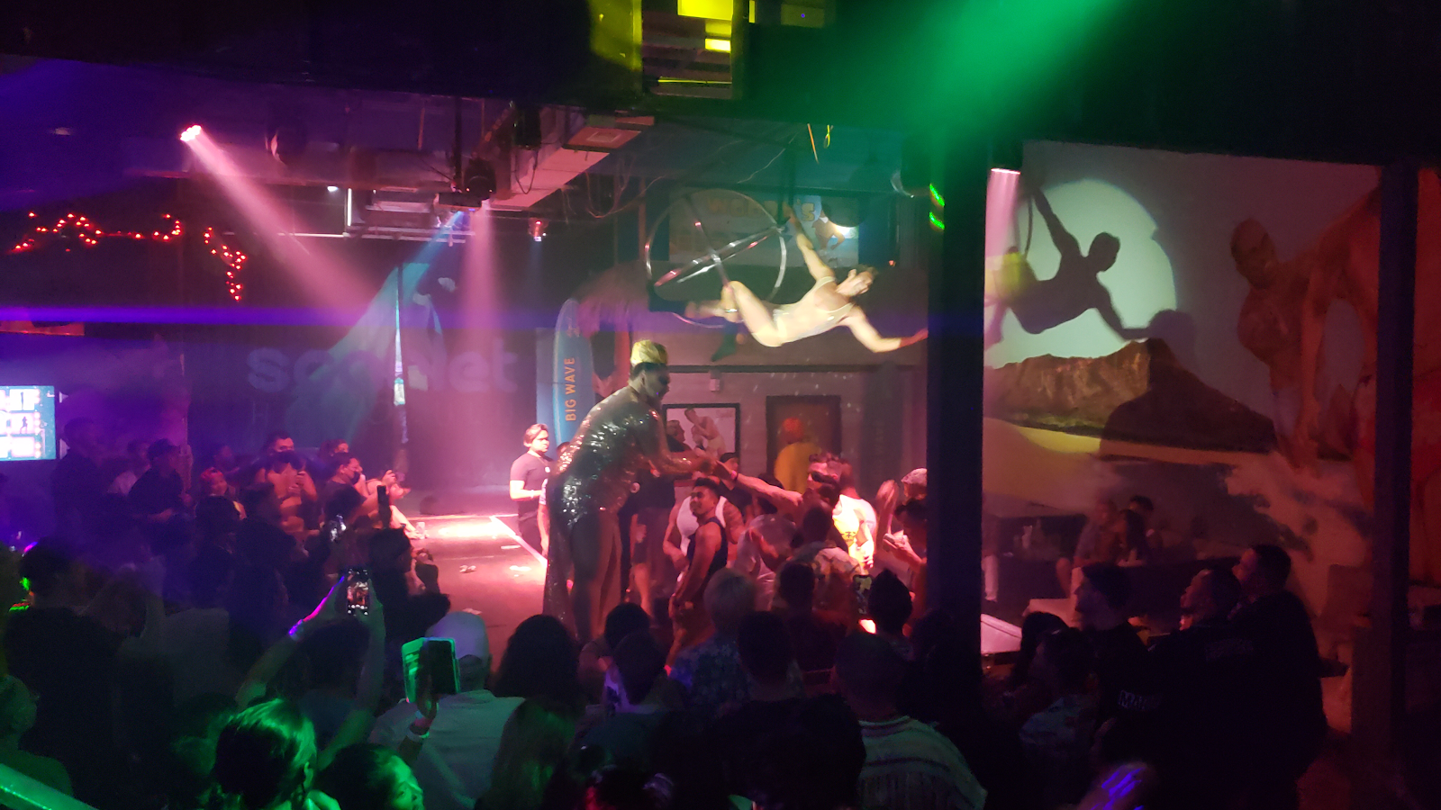 Scarlet Honolulu Bars & Clubs in Honolulu – GayOut Guide