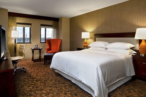 Sheraton Springfield Monarch Place Hotel Hotels in Ludlow – GayOut Guide