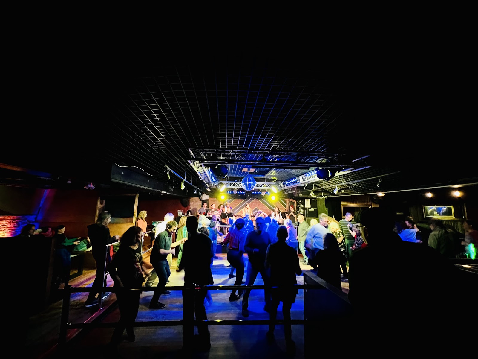 LIVE Bars & Clubs in Ann Arbor – GayOut Guide
