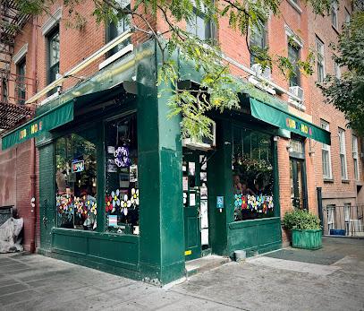 Cubbyhole Bars & Clubs in New York – GayOut Guide