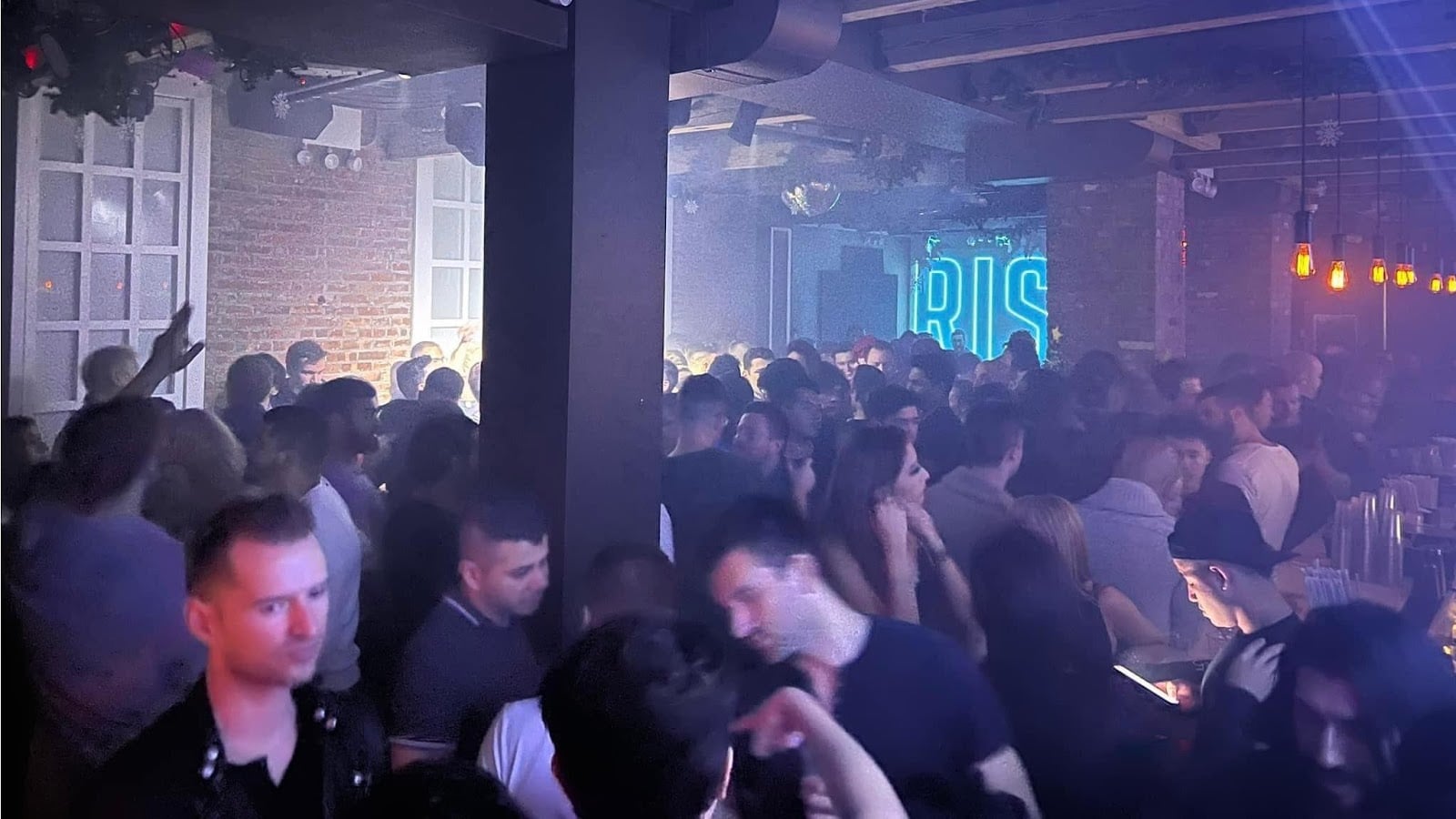 Rise Bar Bars & Clubs in New York – GayOut Guide