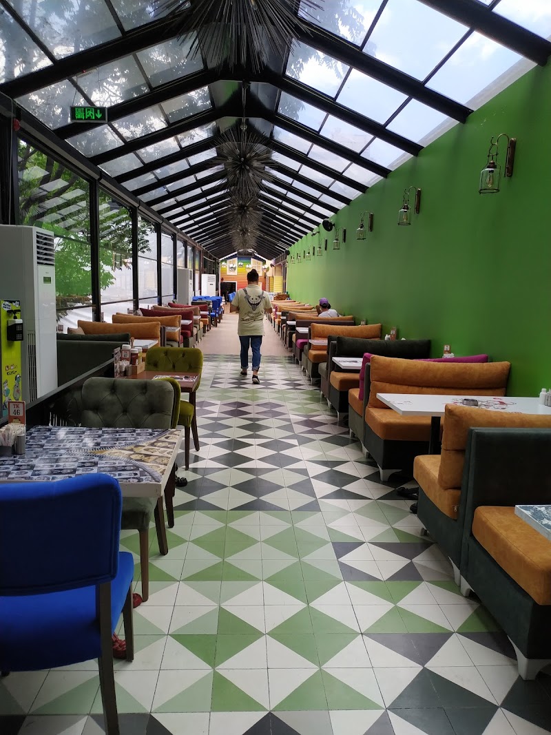 A League of Her Own Bars & Clubs in Washington DC – GayOut Guide