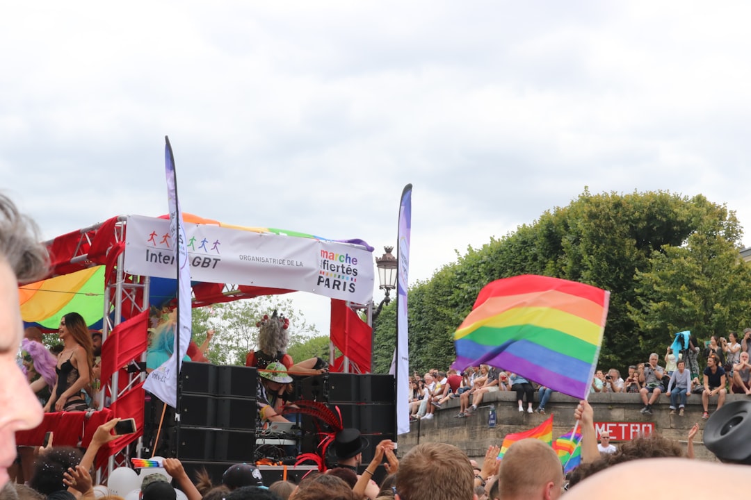 Roxie Bars & Clubs – GayOut Guide