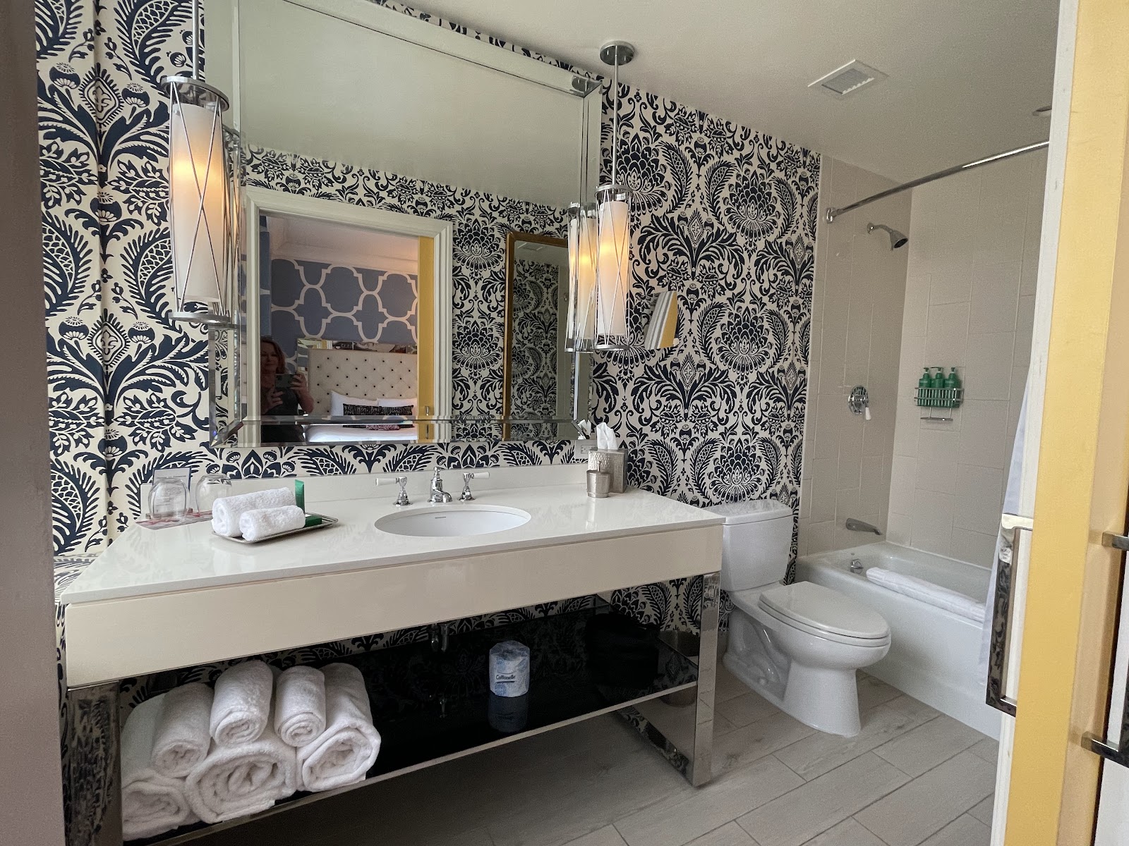Kimpton Hotel Monaco Philadelphia Hotels in Philadelphia – GayOut Guide