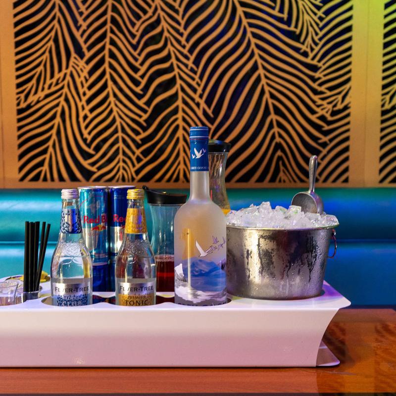 Trunks Bar
