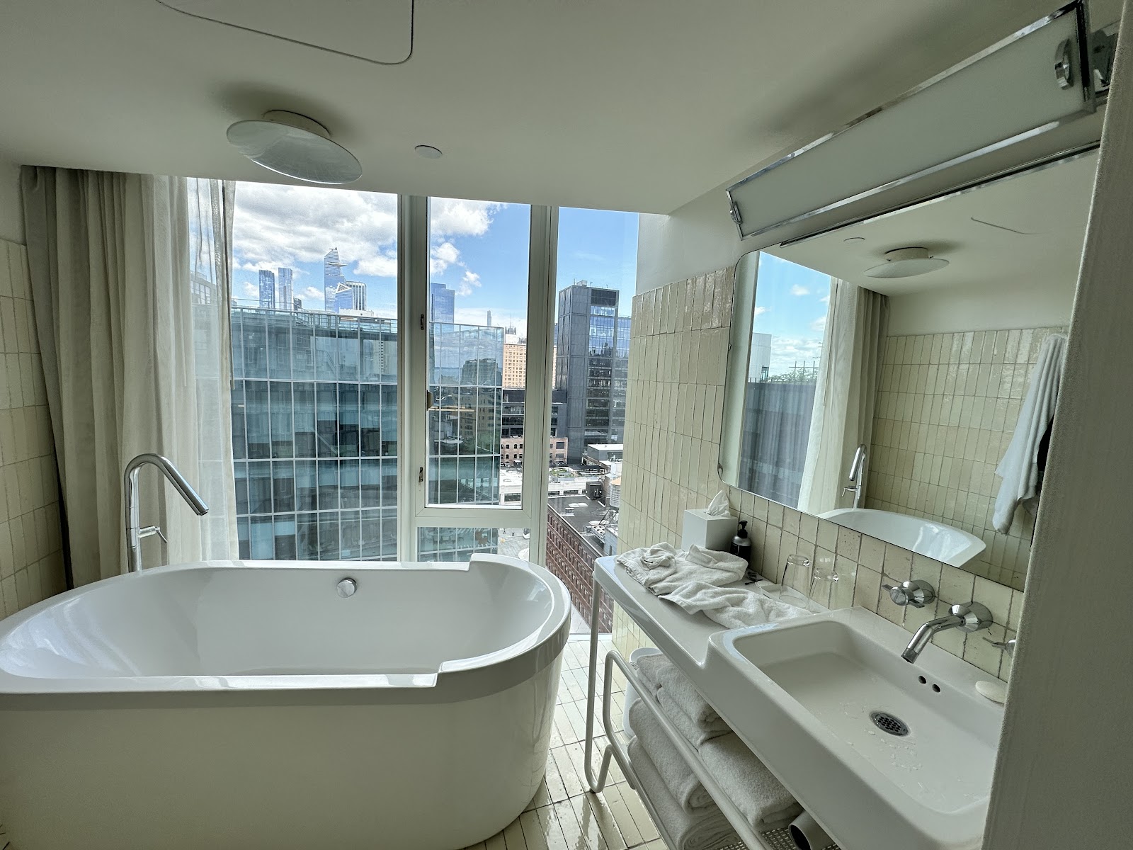 The Standard, High Line Hotels in New York – GayOut Guide